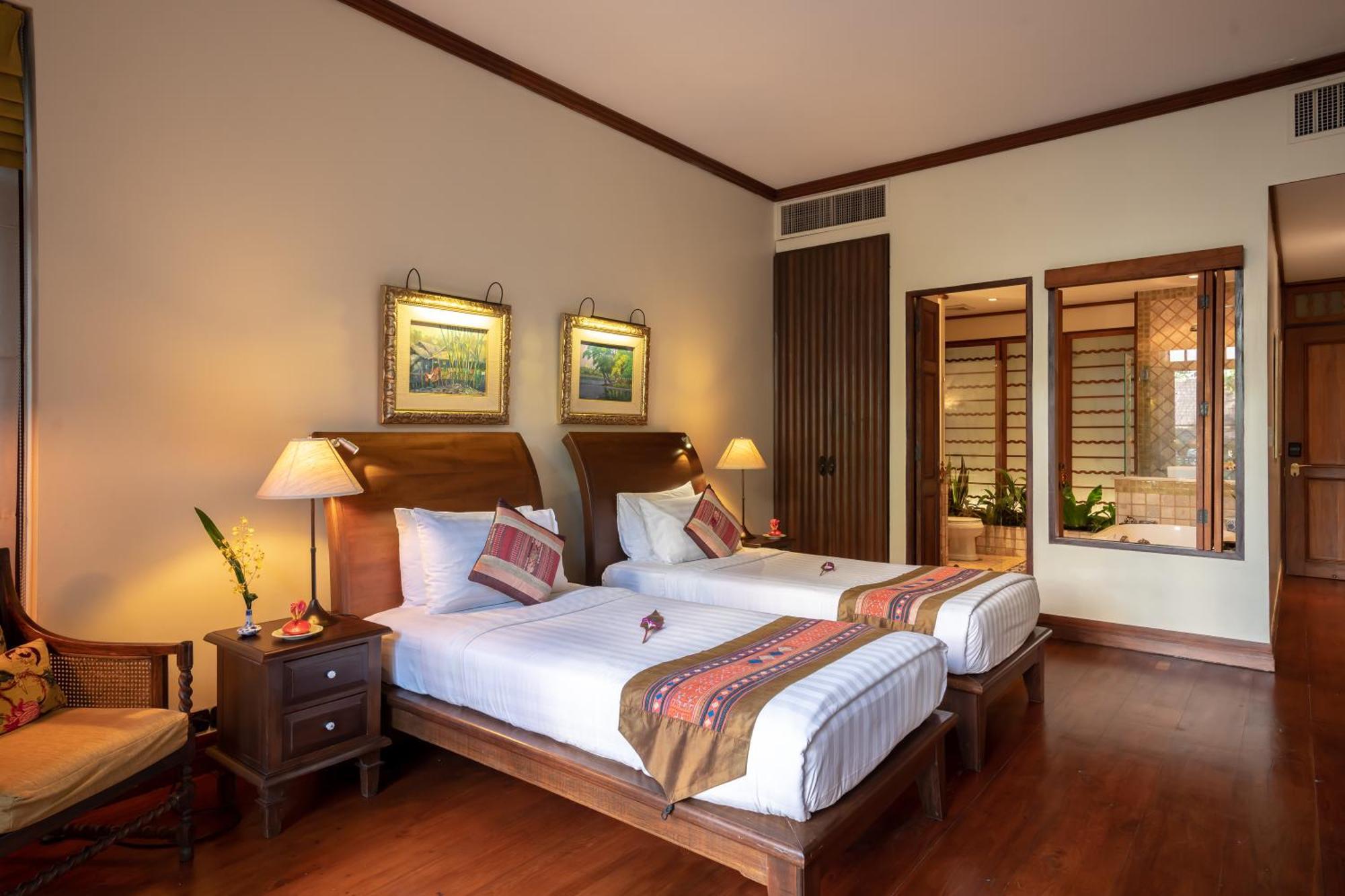 Ariyasom Villa Bangkok Exterior photo
