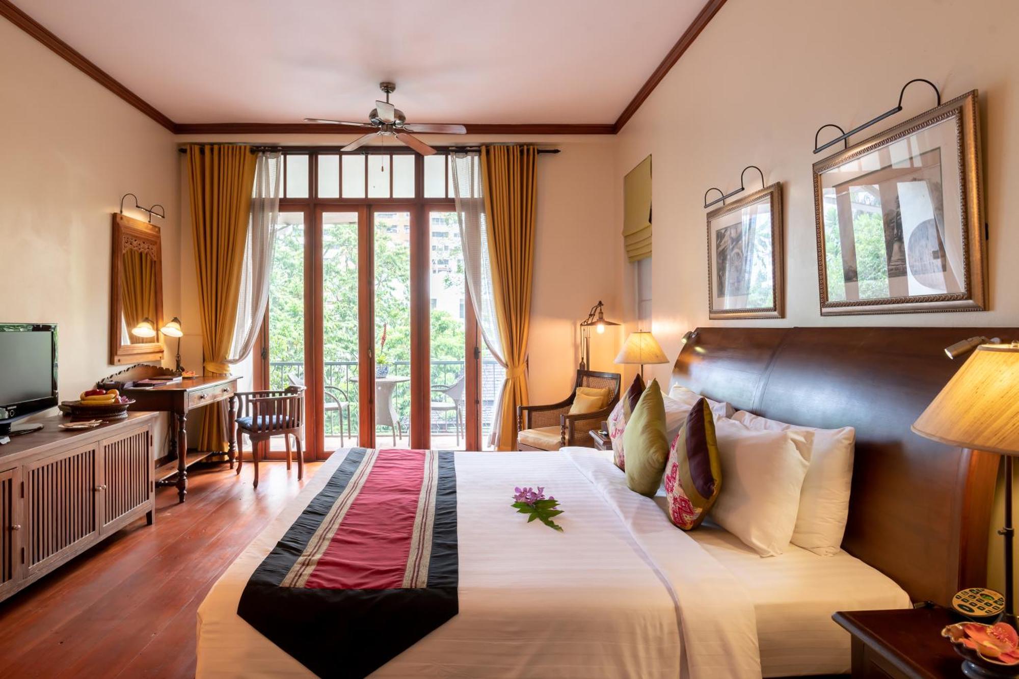 Ariyasom Villa Bangkok Exterior photo