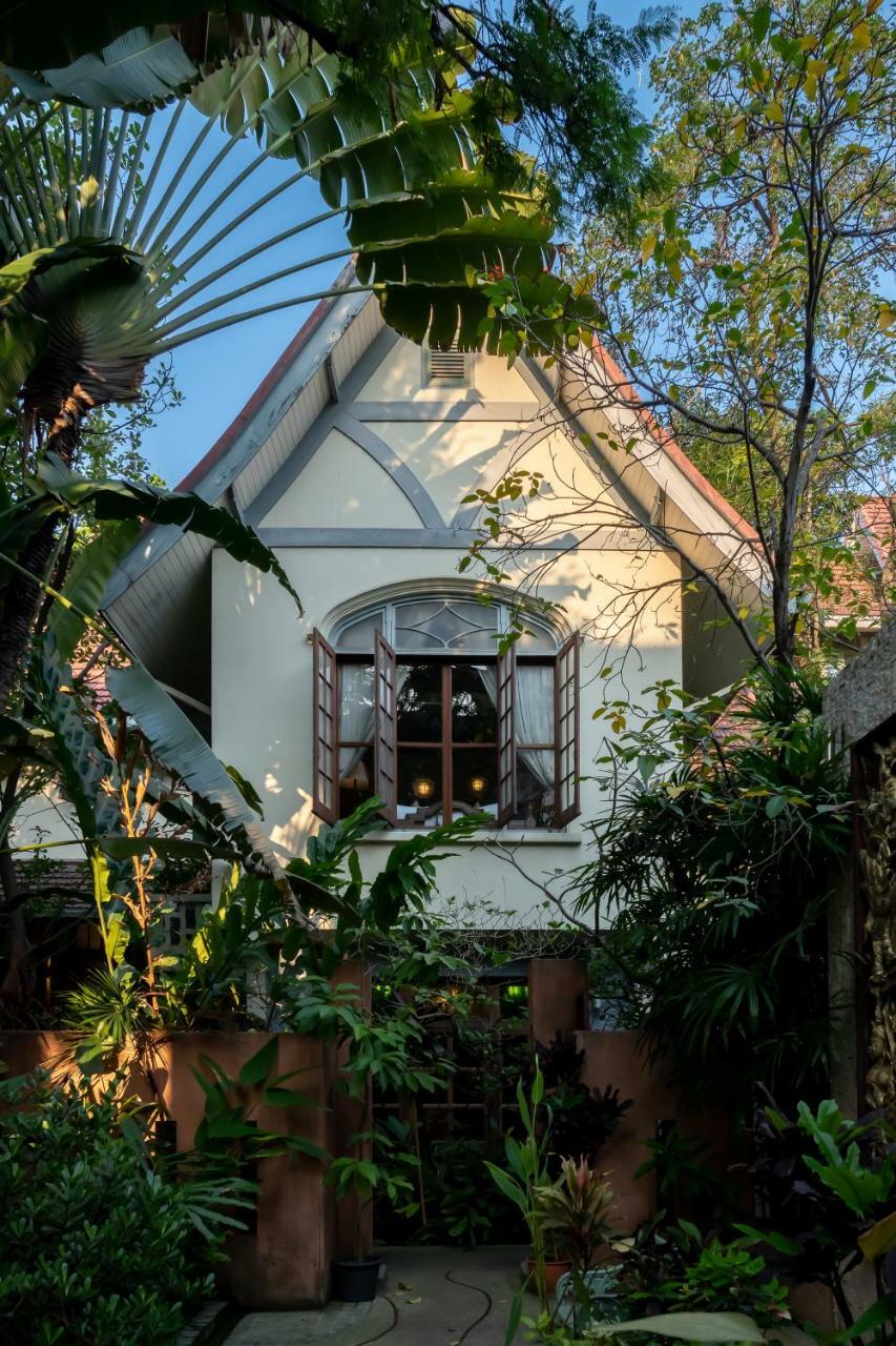 Ariyasom Villa Bangkok Exterior photo