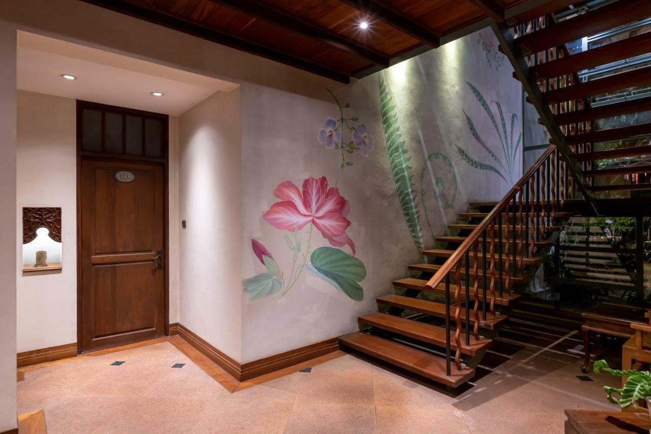 Ariyasom Villa Bangkok Exterior photo
